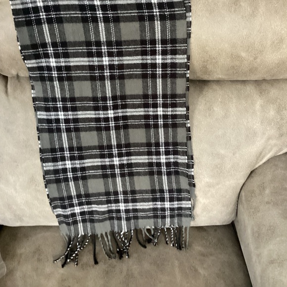 Cashmere 100% scarf Black White Scotland - Picture 2 of 3